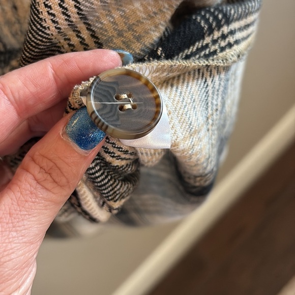 JODIFL Plaid Button-Up Shacket/ Size Large - Picture 4 of 7